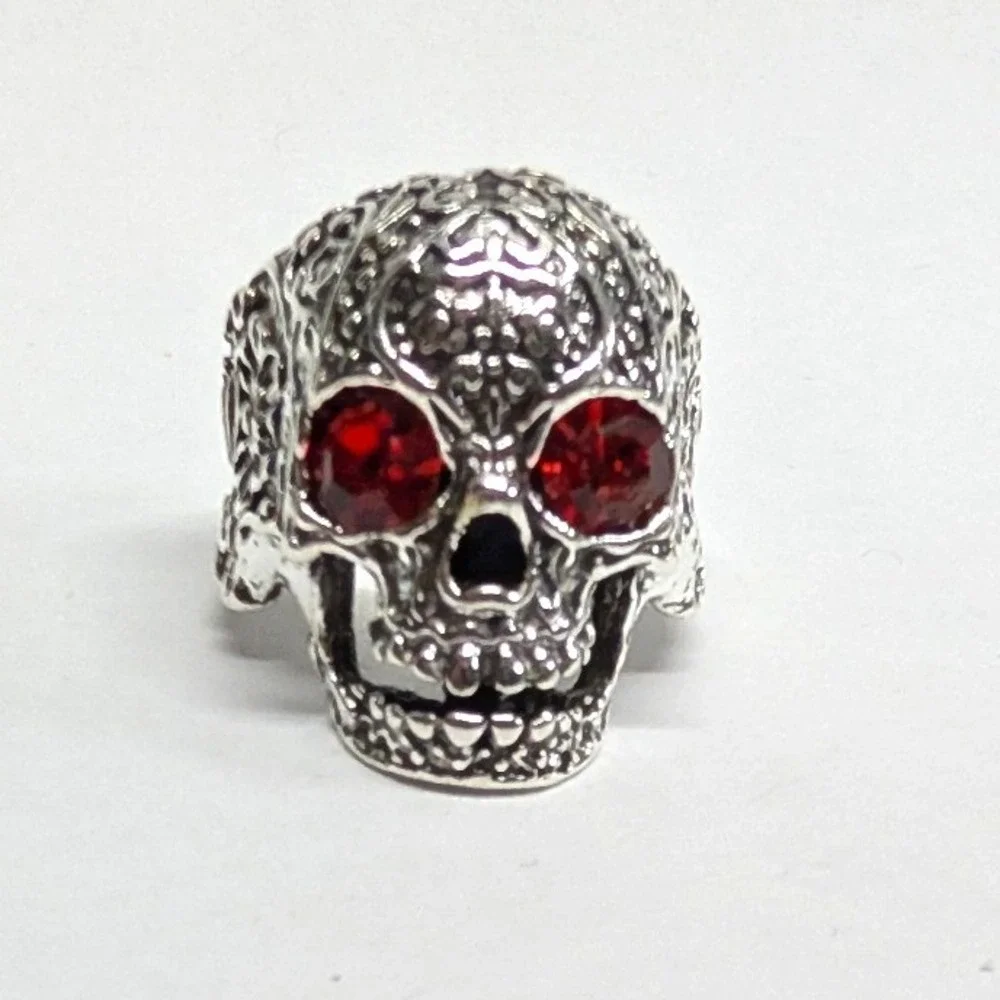 New Skull Ring Mens Womens Size 8 Silver Tone Red‎ Rhinestone Eyes Gothic Biker